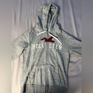 grey hollister zip up hoodie